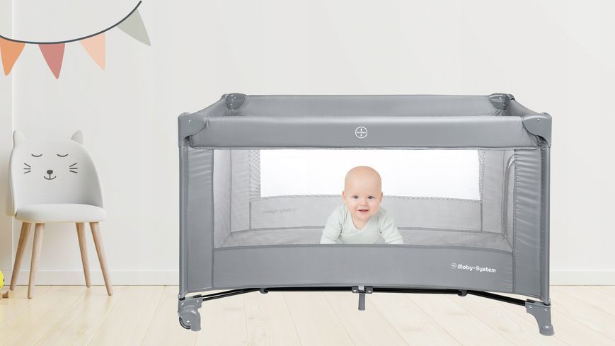 Дитяче складне ліжечко-манеж Moby-System Happy Traveller Basic з розкладним матрацом, сумкою, коліщатками та бічним виходом, 126 x 66 см 5094763 фото
